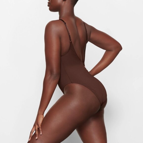SKIMS Swim Scoop Neck One-Piece Swimsuit Women's Plus Size 3X Cocoa NWT - Picture 4 of 4